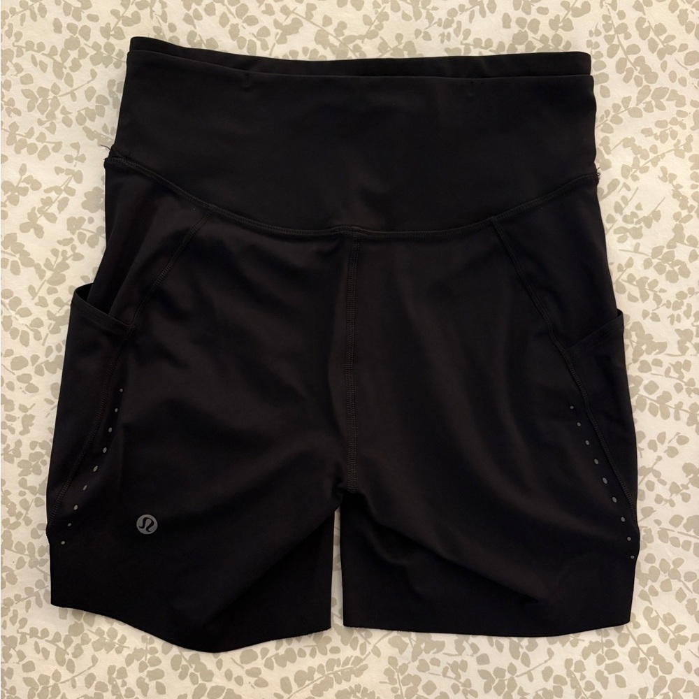 Lululemon Fast and Free High-Rise Short 6” 5 Pocket, with reflective details